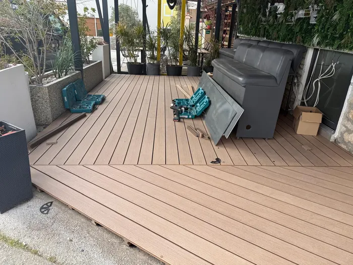 WPC decking referentna ambijentalna slika - Vip aCafe premantura3