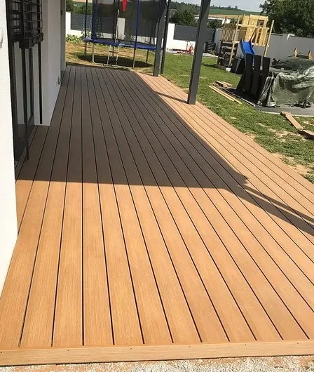 WPC decking referentna ambijentalna slika - WPC DECKING FOREST PLUS CEDAR